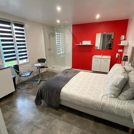 Aux Charmes 1 Bed & Breakfast Isques Dış mekan fotoğraf