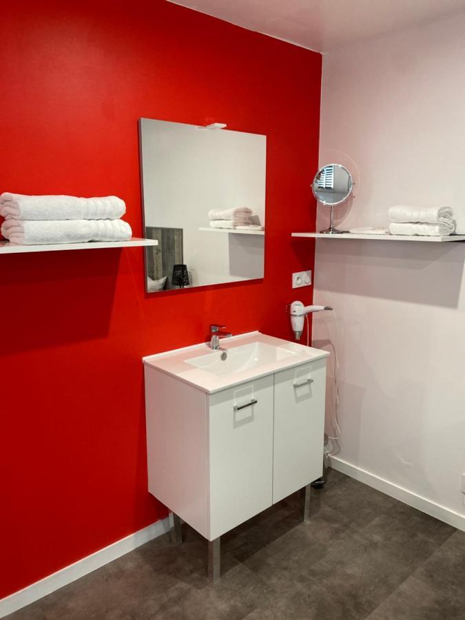 Aux Charmes 1 Bed & Breakfast Isques Dış mekan fotoğraf