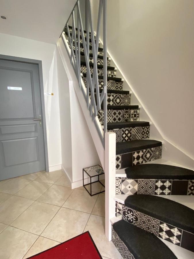 Aux Charmes 1 Bed & Breakfast Isques Dış mekan fotoğraf